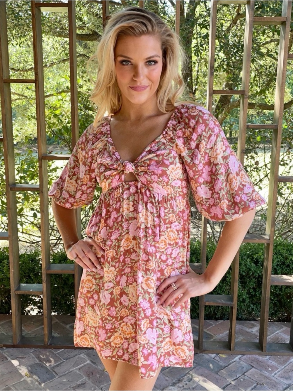 LUSH Women’s Rust Pink Floral Puffed Sleeve Mini Dress V-Neck Smocked Keyhole L